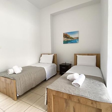 Dinos Apartaments Himare Exterior foto