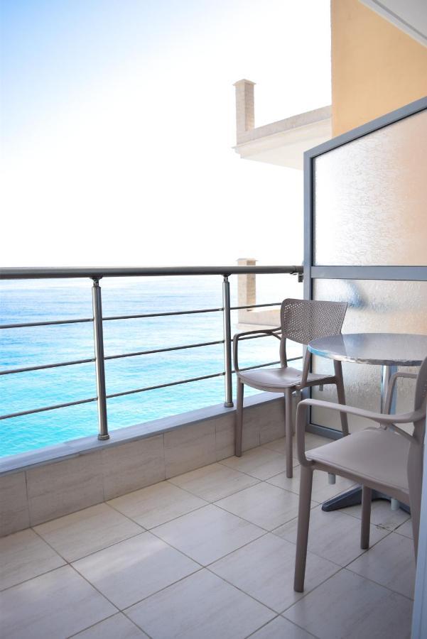 Dinos Apartaments Himare Exterior foto