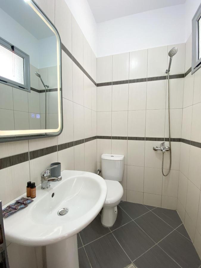 Dinos Apartaments Himare Exterior foto