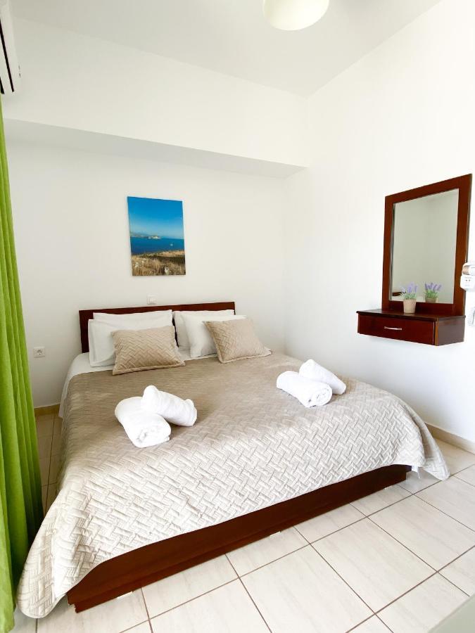 Dinos Apartaments Himare Exterior foto