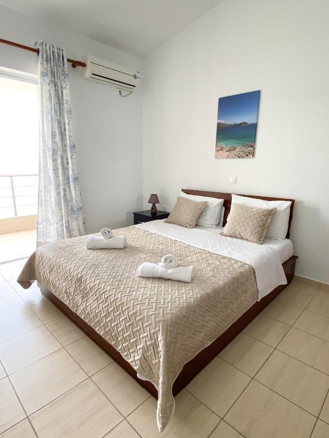 Dinos Apartaments Himare Exterior foto