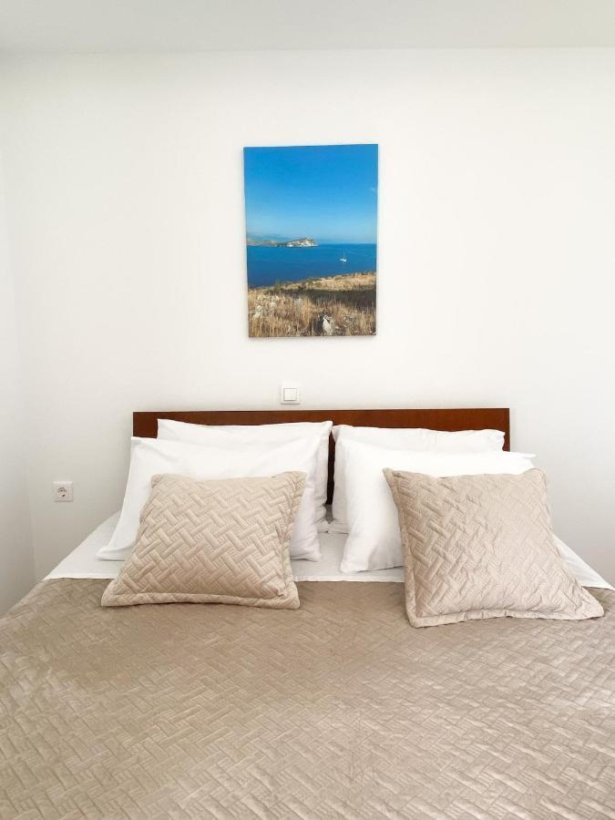 Dinos Apartaments Himare Exterior foto