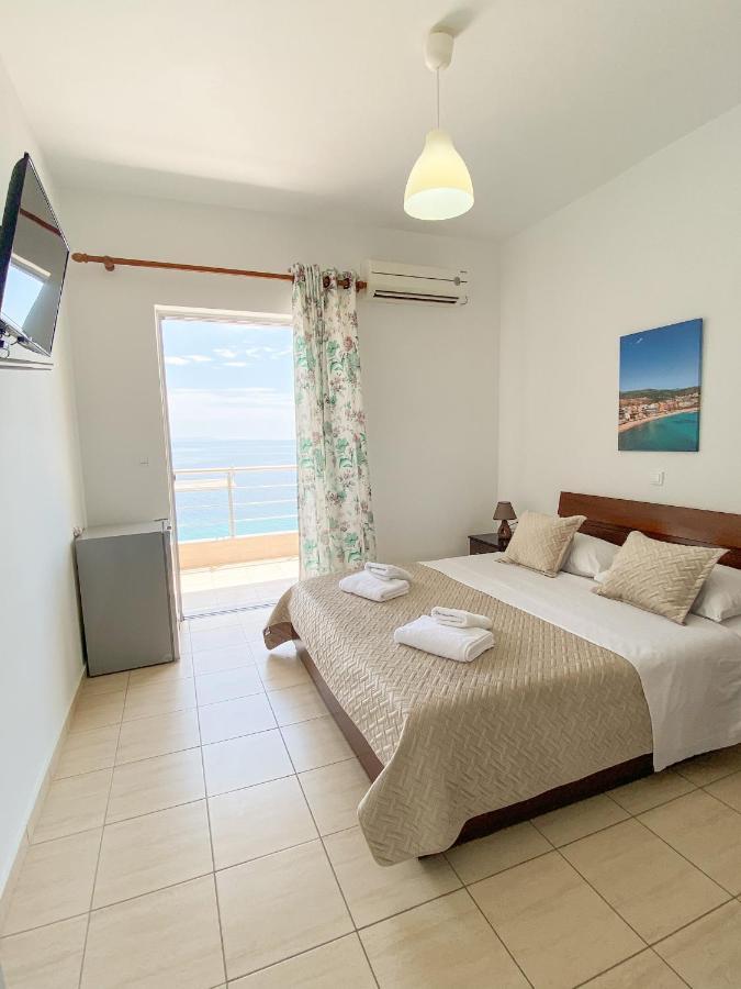 Dinos Apartaments Himare Exterior foto