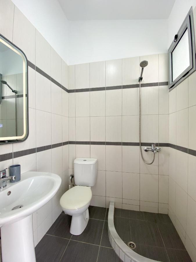 Dinos Apartaments Himare Exterior foto