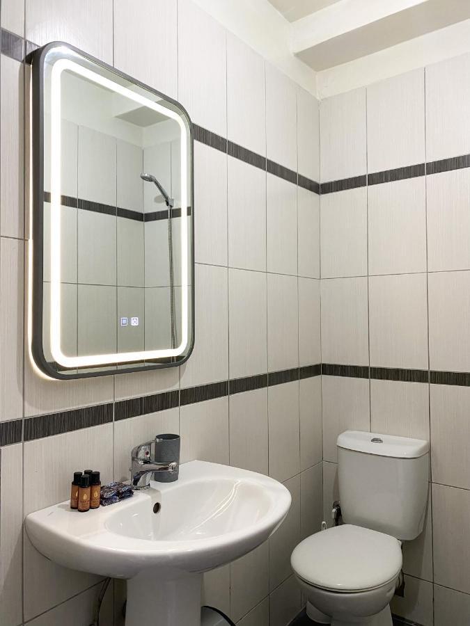 Dinos Apartaments Himare Exterior foto