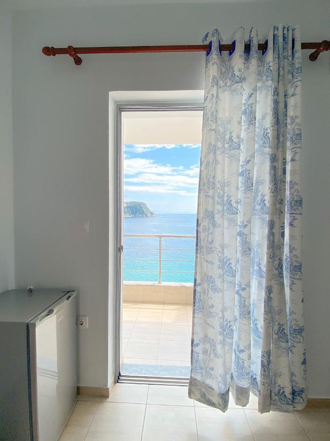 Dinos Apartaments Himare Exterior foto