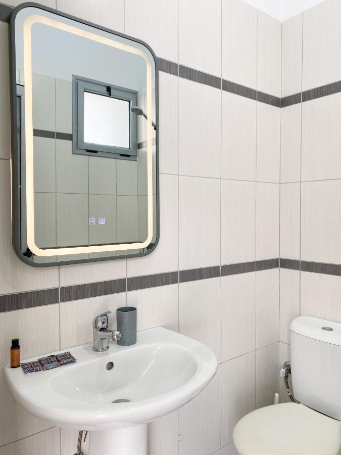 Dinos Apartaments Himare Exterior foto