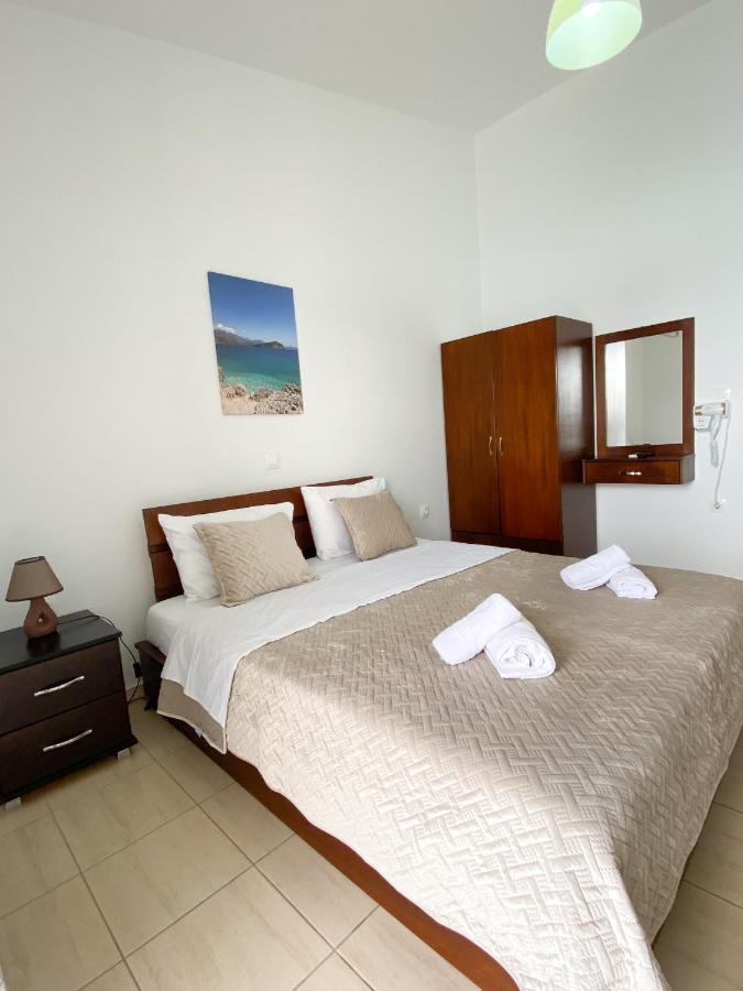 Dinos Apartaments Himare Exterior foto