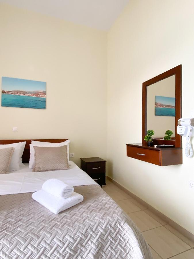 Dinos Apartaments Himare Exterior foto