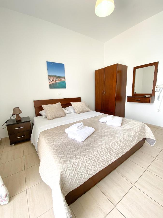Dinos Apartaments Himare Exterior foto