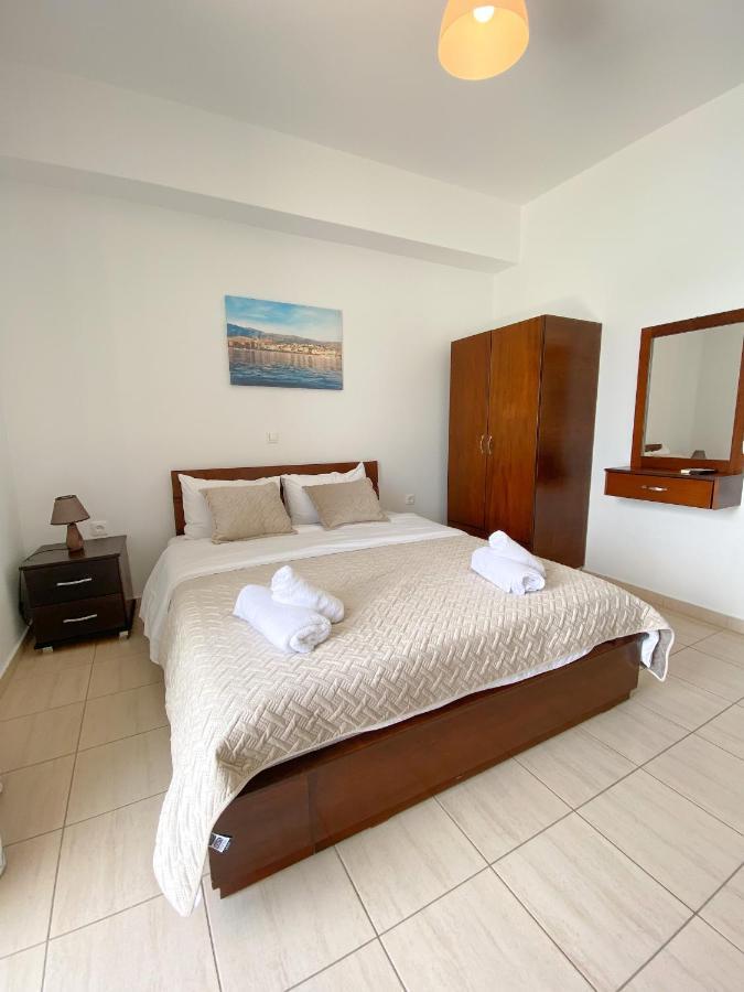 Dinos Apartaments Himare Exterior foto