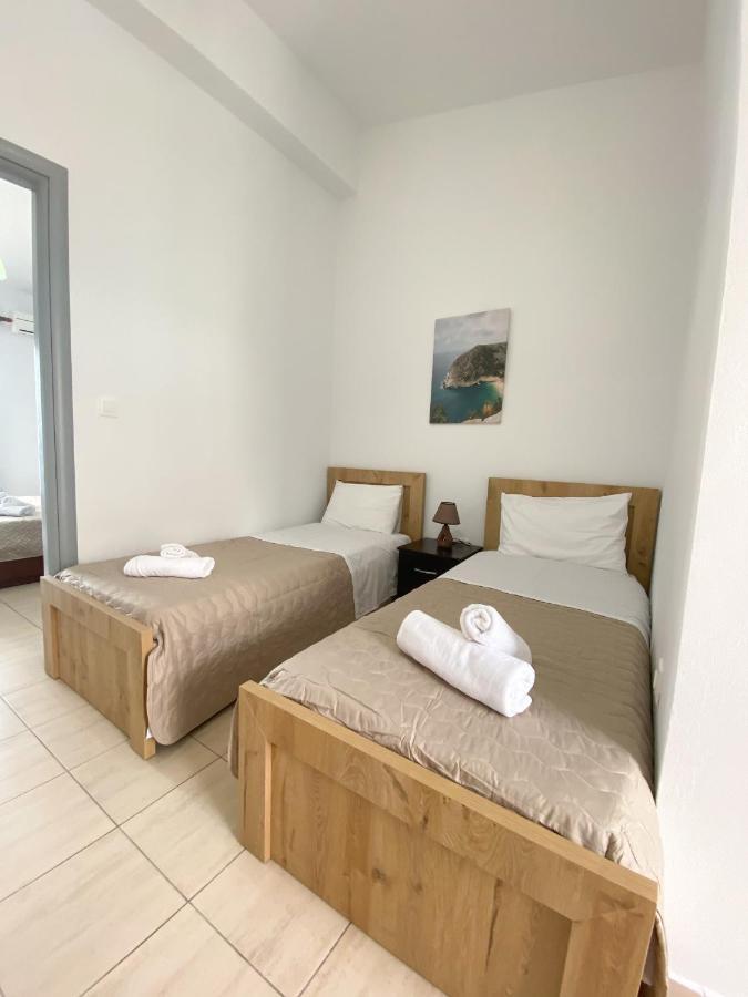 Dinos Apartaments Himare Exterior foto